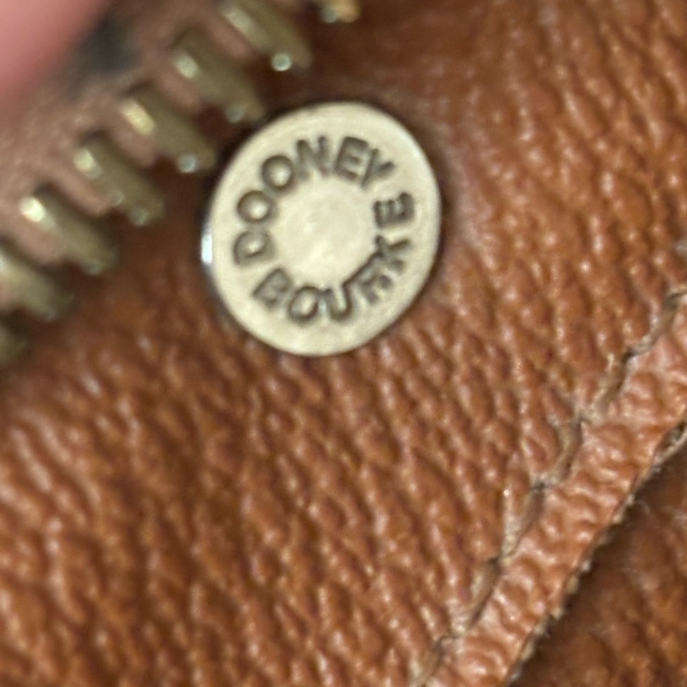 Vintage Dooney & Bourke ‘Riri’ R212 - Picture 10 of 13